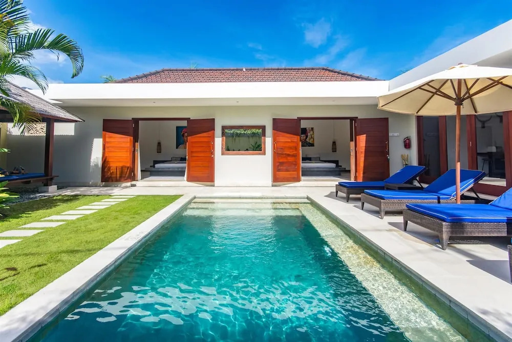 Villa Bugis Kayu Aya Seminyak