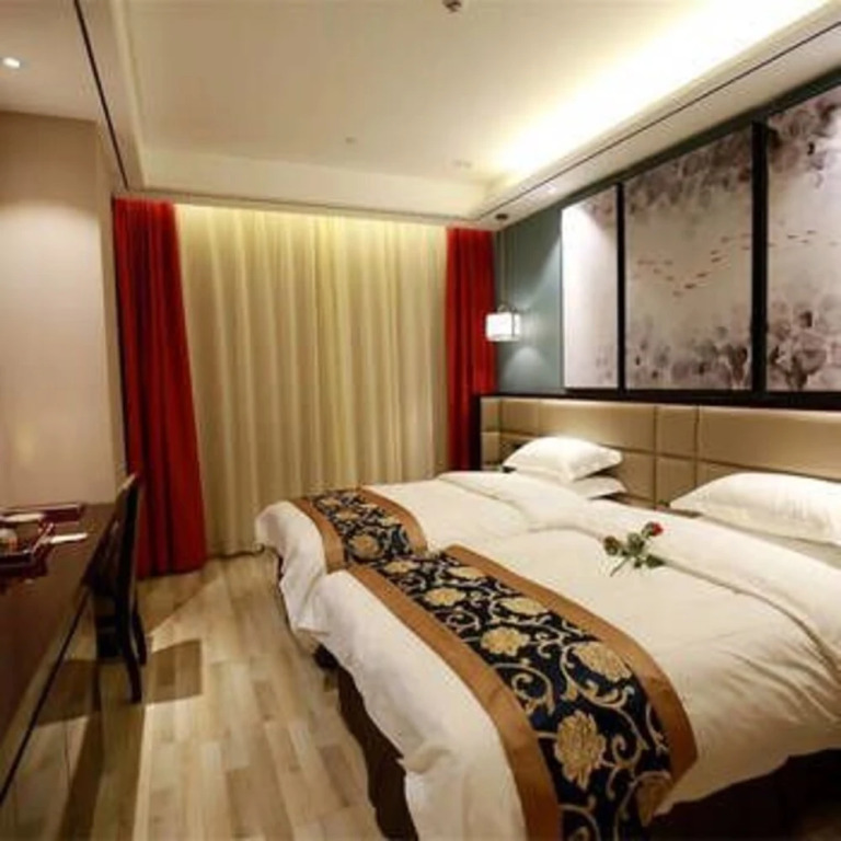 Seven Stars Holiday Hotel