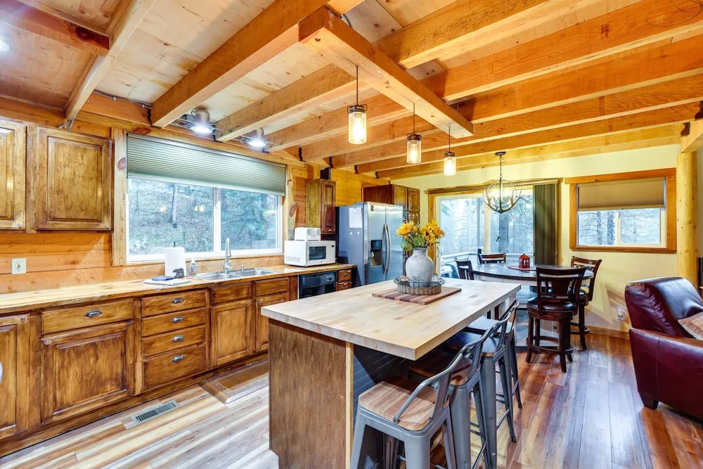 Peaceful Garden Valley Cabin w/ Private Deck