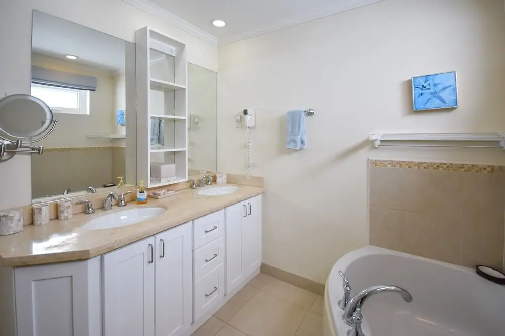Palm Beach 610 2 Bedroom Apts