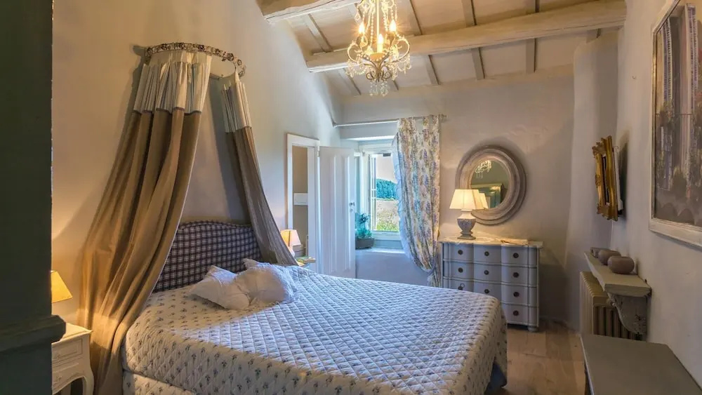 IL CASTELLACCIO 8, Emma Villas