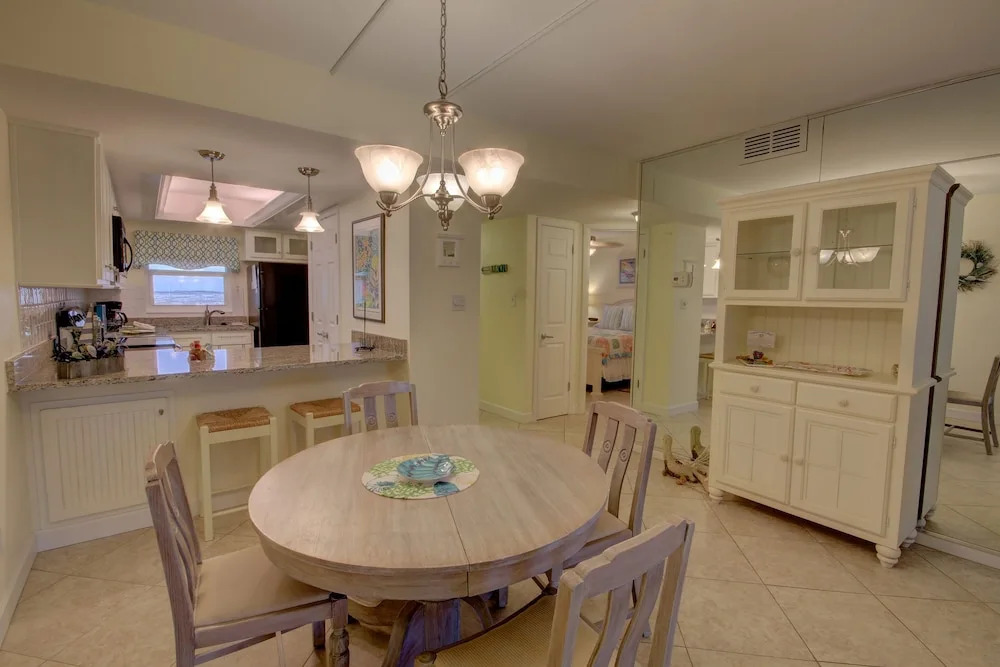 421 El Matador - Two Bedroom - Condo