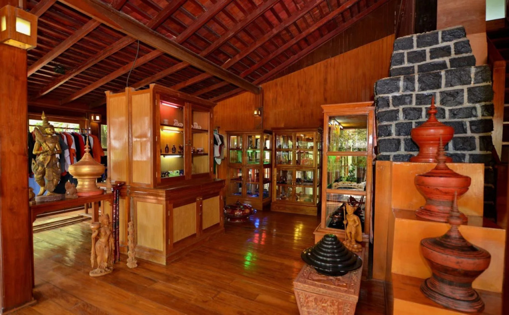 Popa Mountain Resort