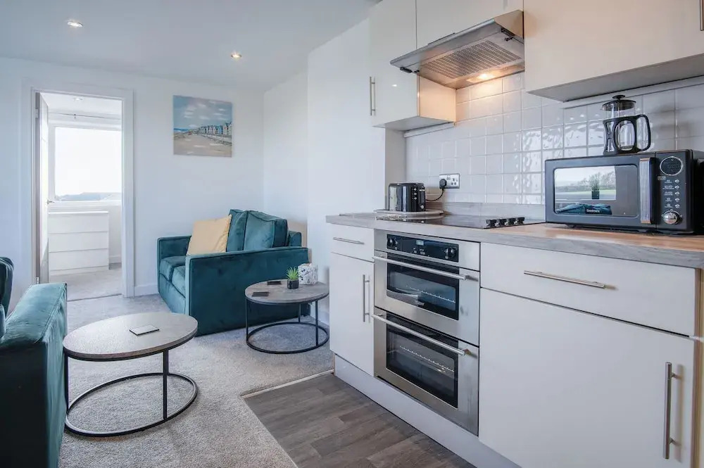 Oasis - 2 Bed Apartment - Ocean Breeze