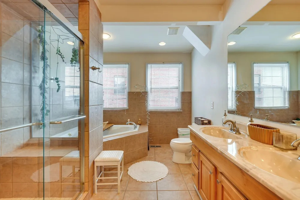 Quirky Baltimore Townhome ~ 2 Mi to Inner Harbor