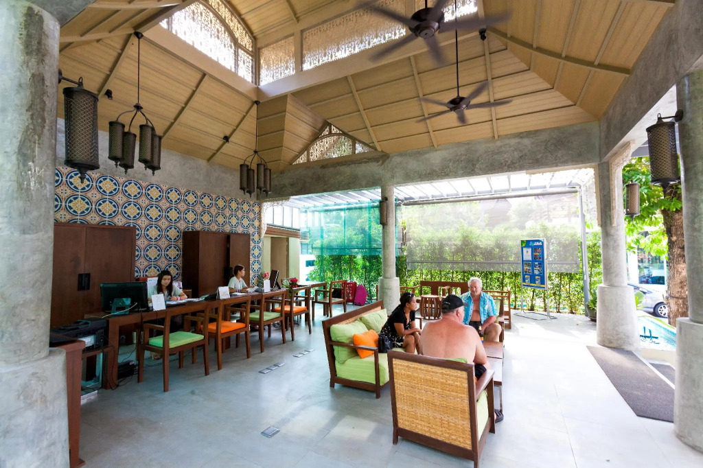 Ramaburin Resort Patong - Walking distance to the Beach