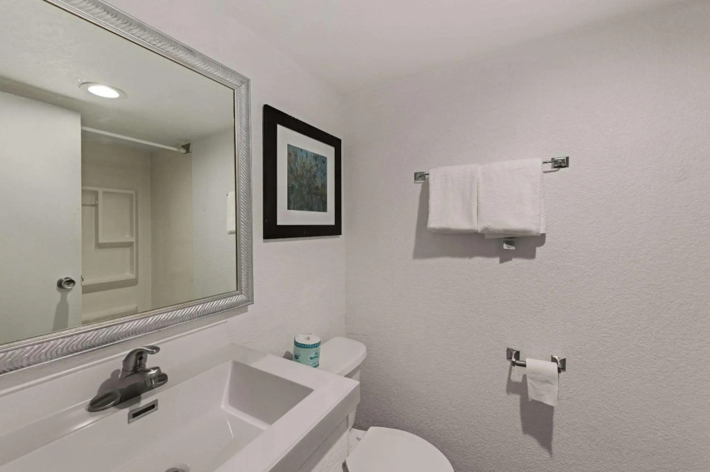 Quality Inn & Suites Council Bluffs - Omaha East