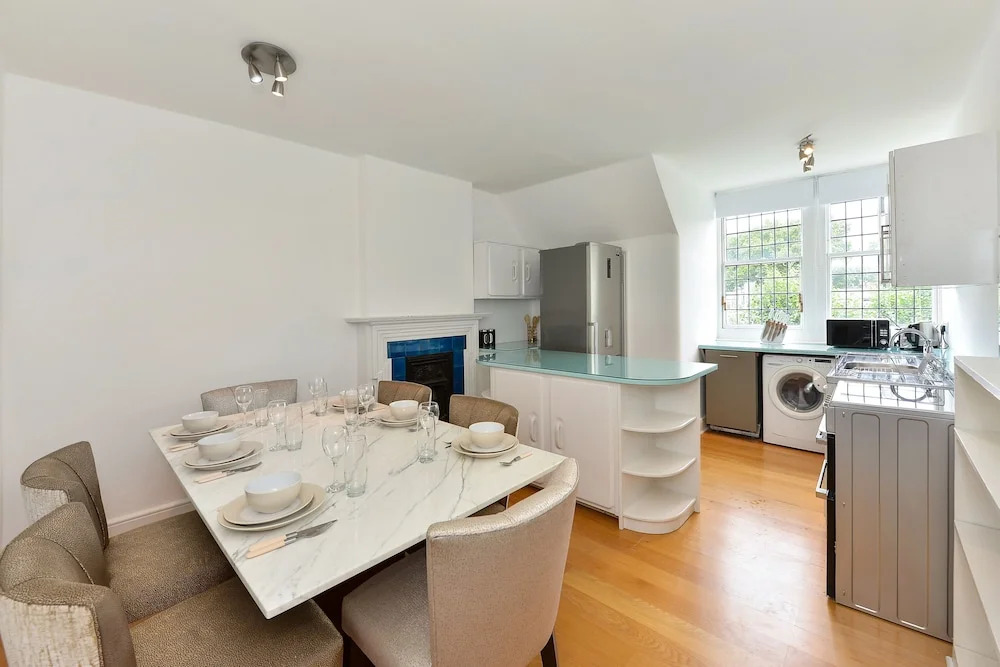 London Lifestyle - Knightsbridge VI