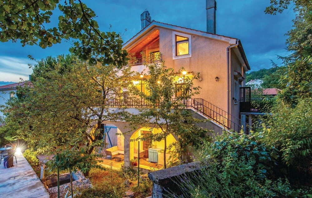 Pet Friendly Home In Spincici