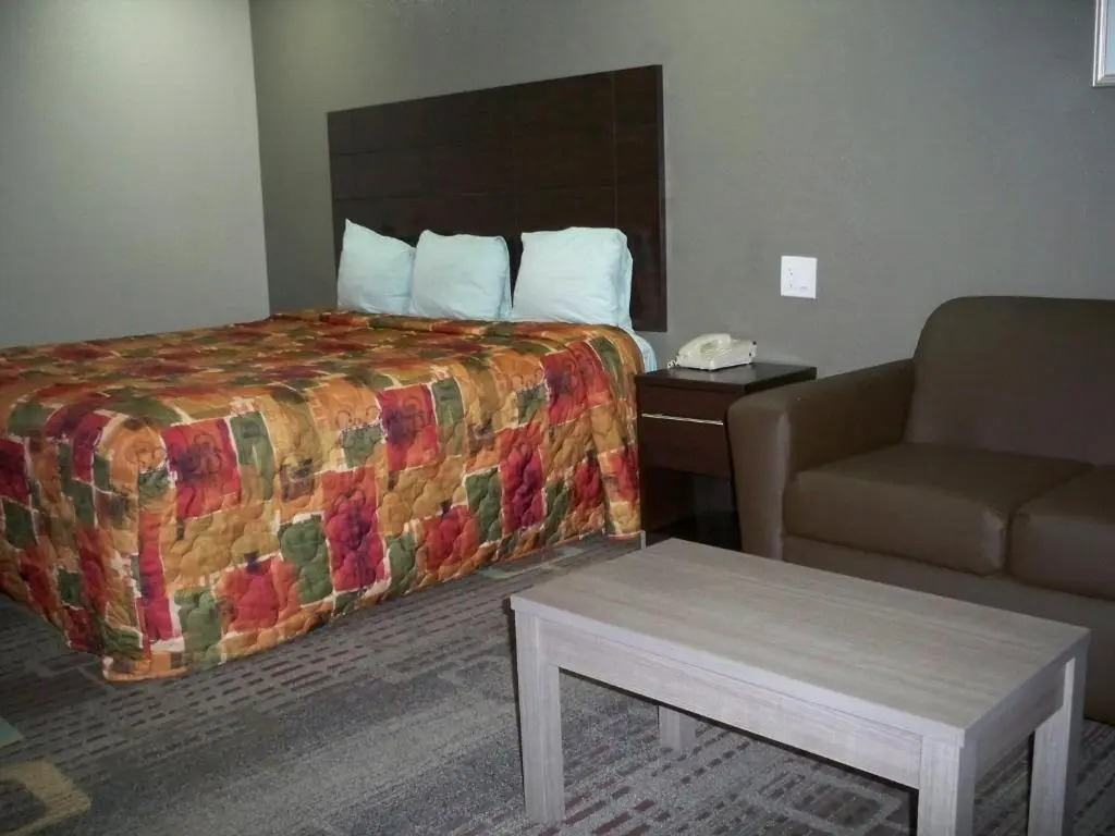 Scottish Inn and Suites Beaumont