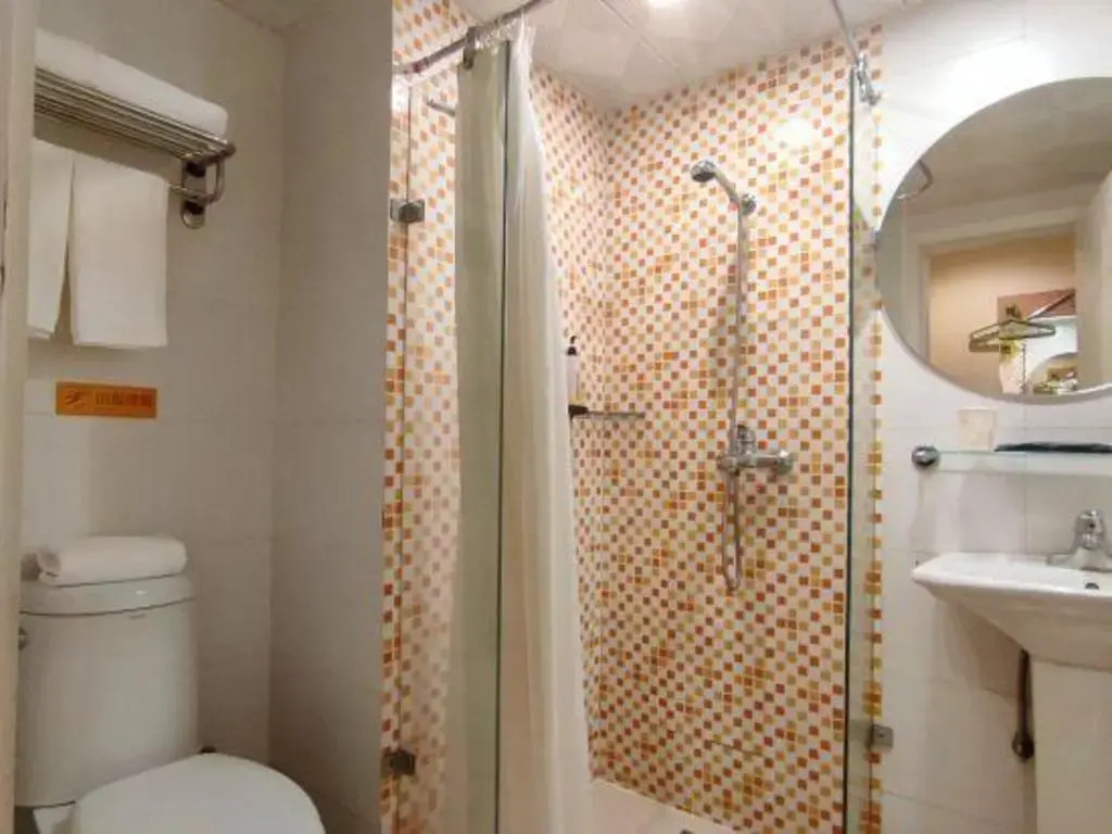  Home Inn (Guangzhou Tianpingjia Metro Station)