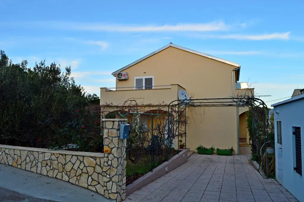 Apartments Vilim Tisno
