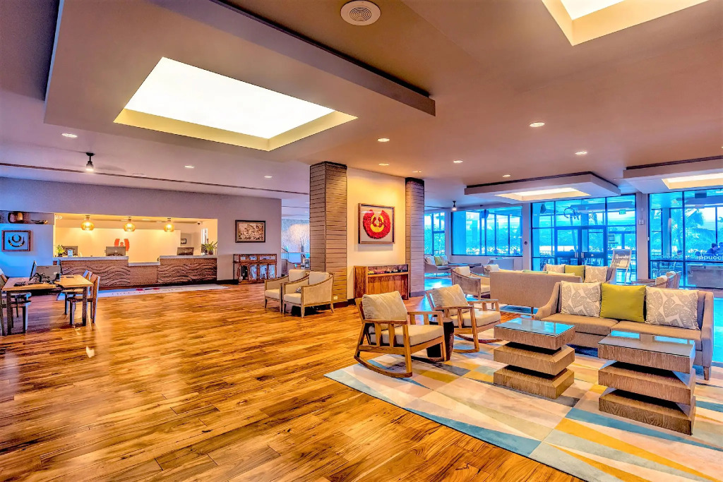 Hilo Hawaiian Hotel, Trademark Collection by Wyndham