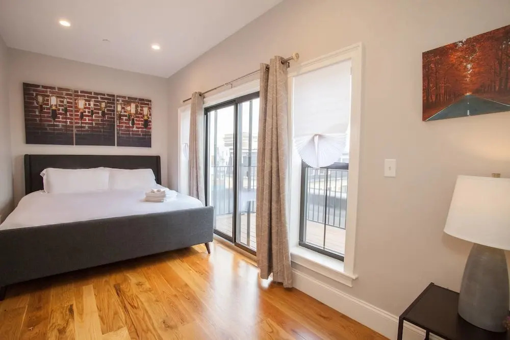 Luxury Condo 4 Bed 2 Bath Downtown Boston Sleeps 8
