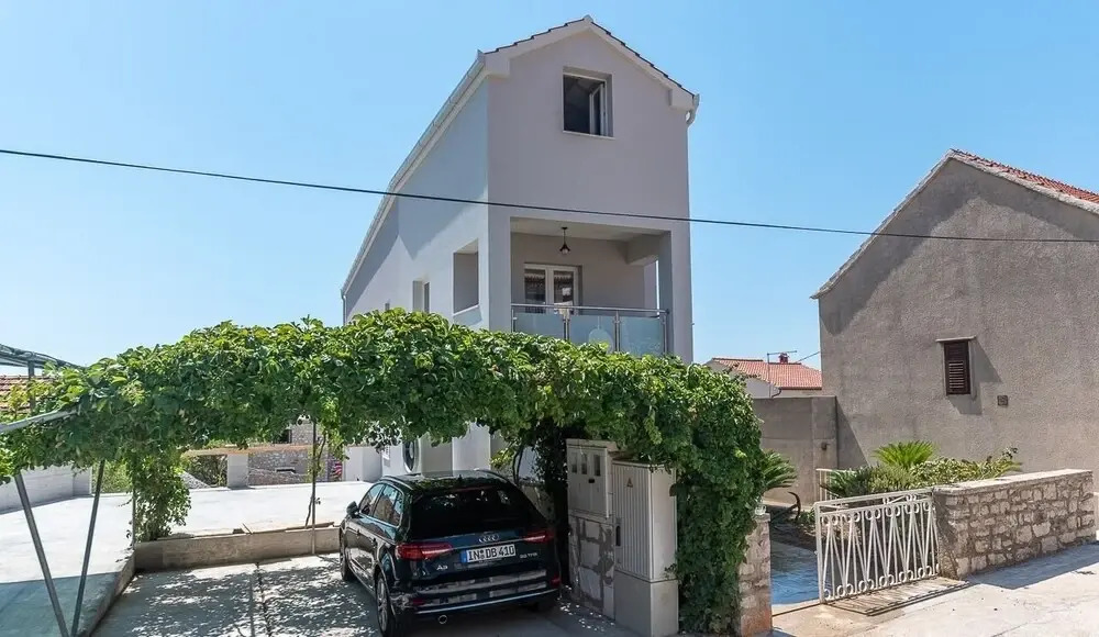Renci - Great Location & sea View - A3
