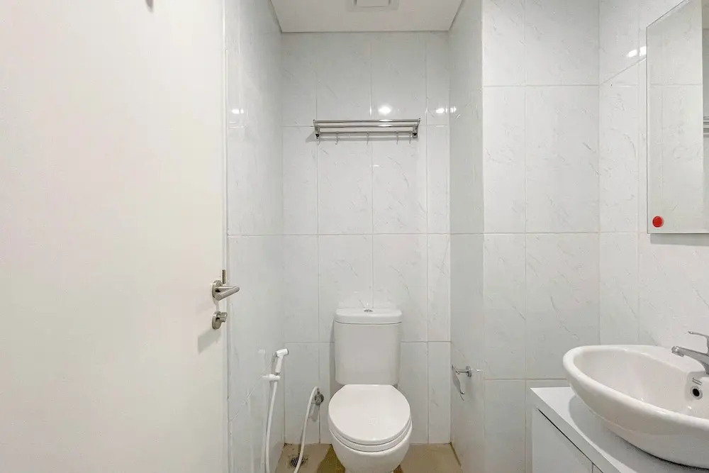 Grey Toned 1Br Apartment Tamansari Skylounge Makassar