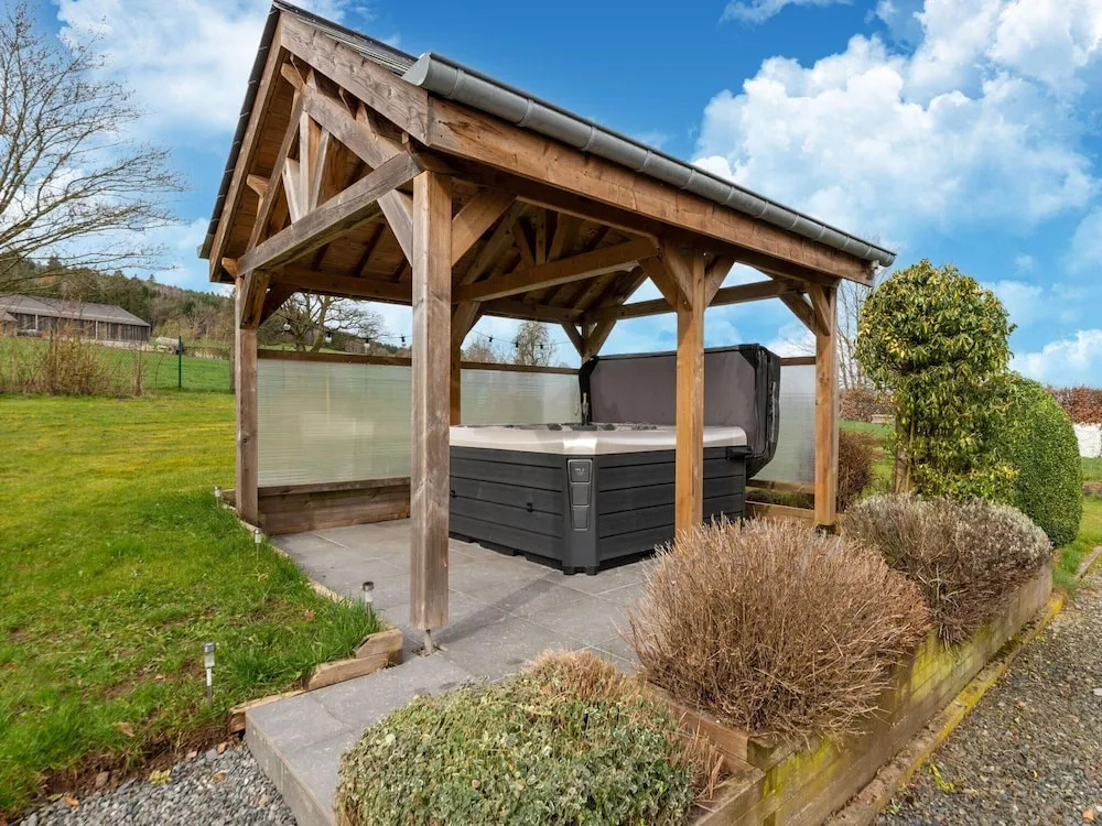 Holiday Home in Lierneux With Bubble Bath