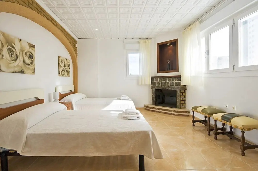 Villa - 7 Bedrooms with Pool and WiFi - 105006