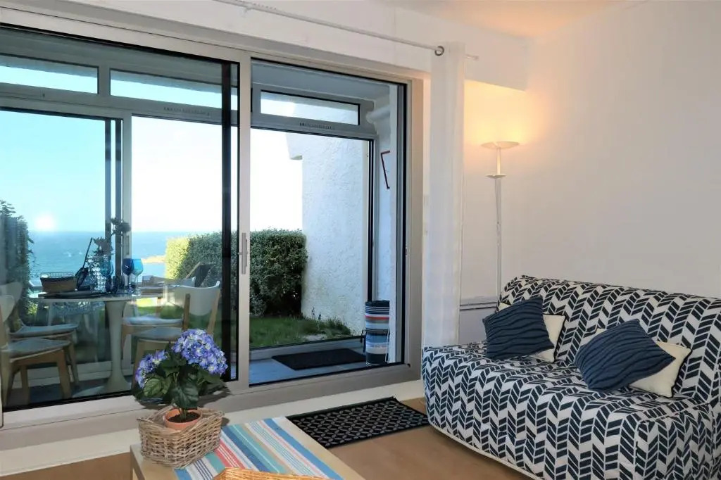 Bel appartement rénové avec jardin, VUE MER à PERROS-GUIREC - Réf 946