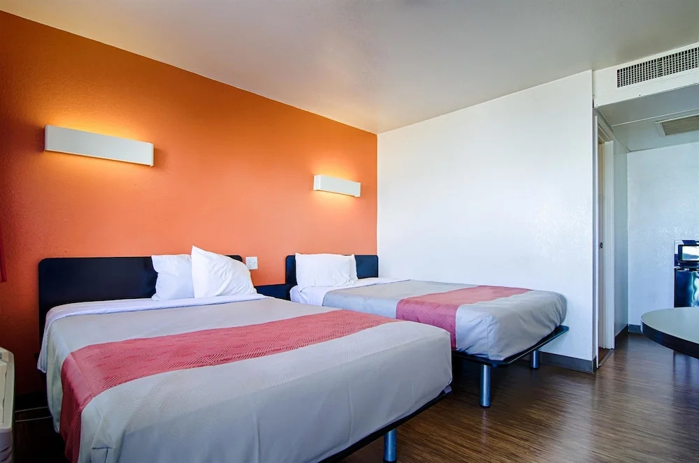 Motel 6 Joplin