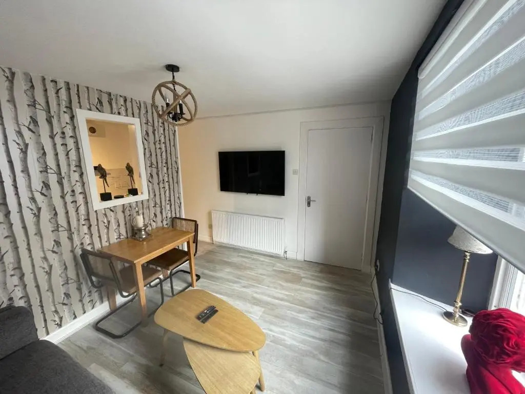 Alpine Apartments - 2
