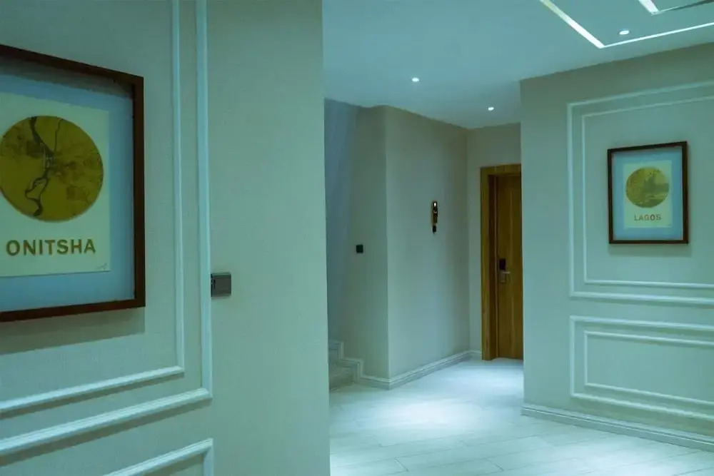 649 Suites