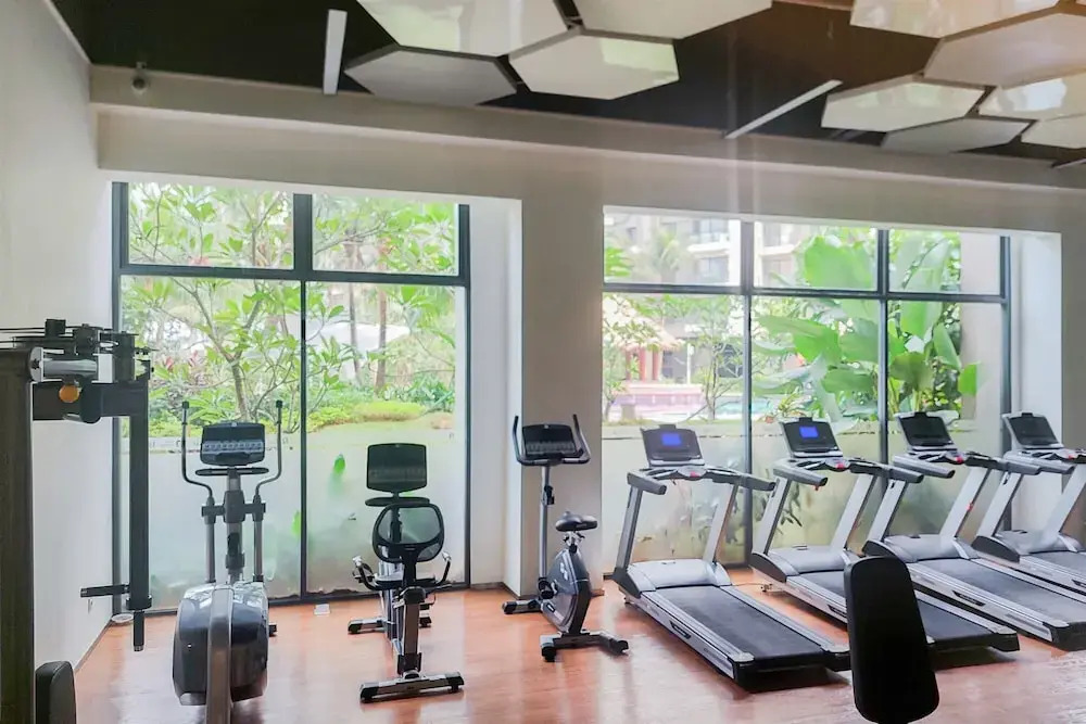 Monochromatic 2Br With Extra Working Room Apartment Sky House Bsd