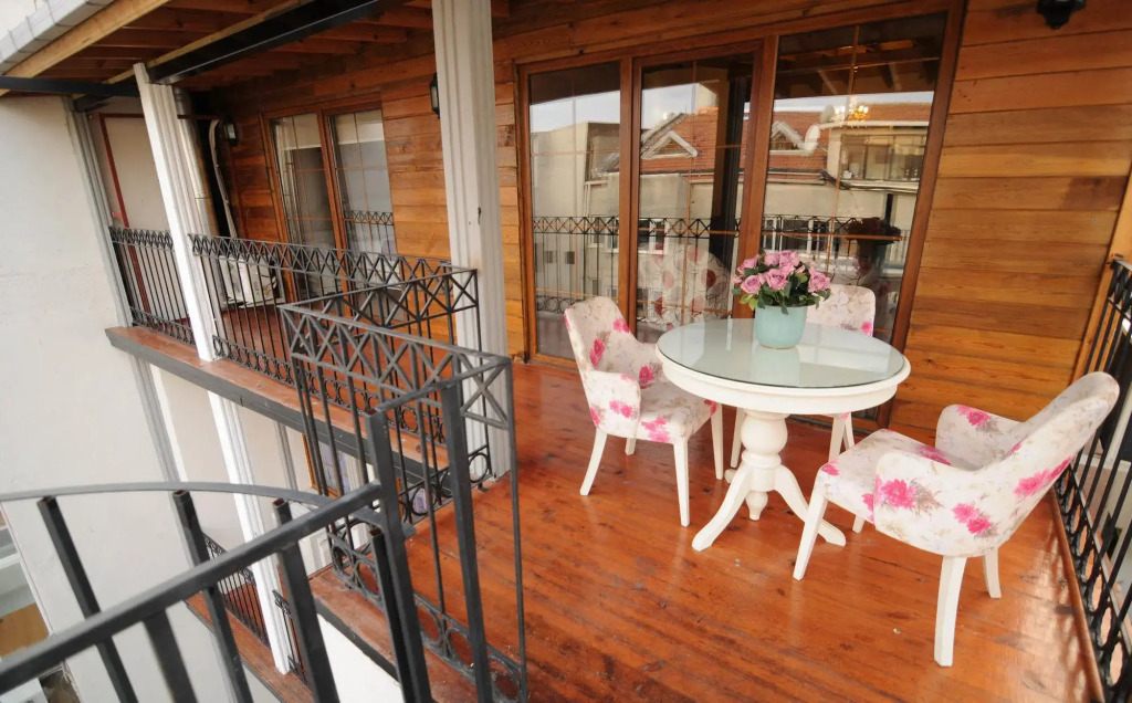 East Suite Hotel