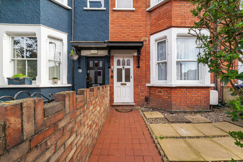 Bright West Ealing Abode