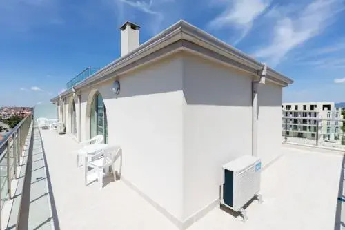 Zevs Residence