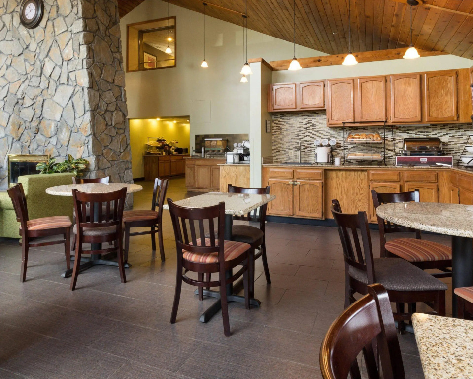 Comfort Inn & Suites Syracuse-Carrier Circle