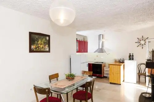 Three-Bedroom Holiday Home in Potomje
