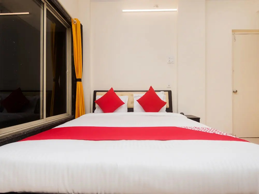 OYO 15119 Vista Service Apartment