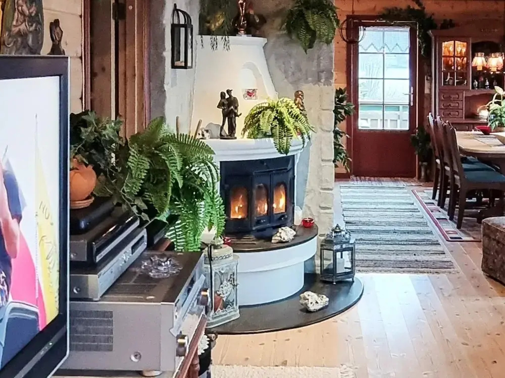 Nice Home In Hundeidvik With House Sea View