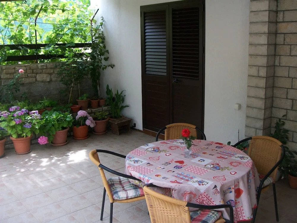 Apartments Jelica