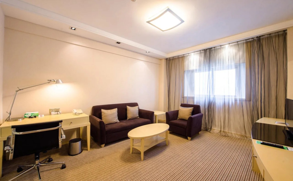 Отель Park Inn by Radisson Shanghai Downtown
