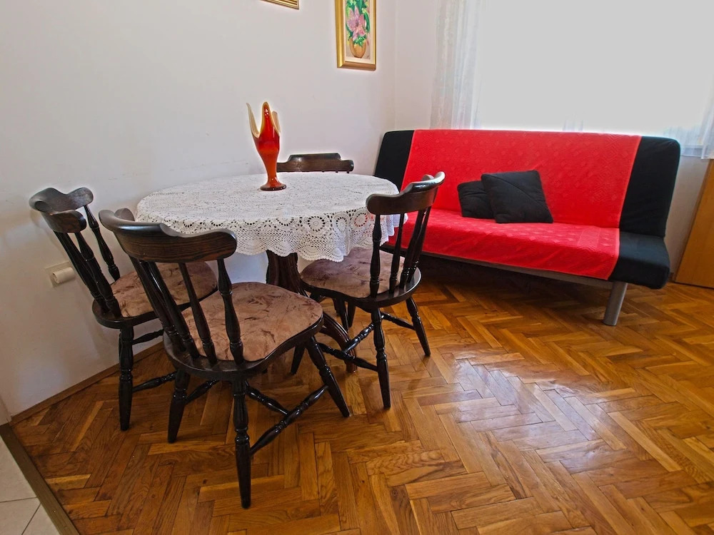 Apartment 613