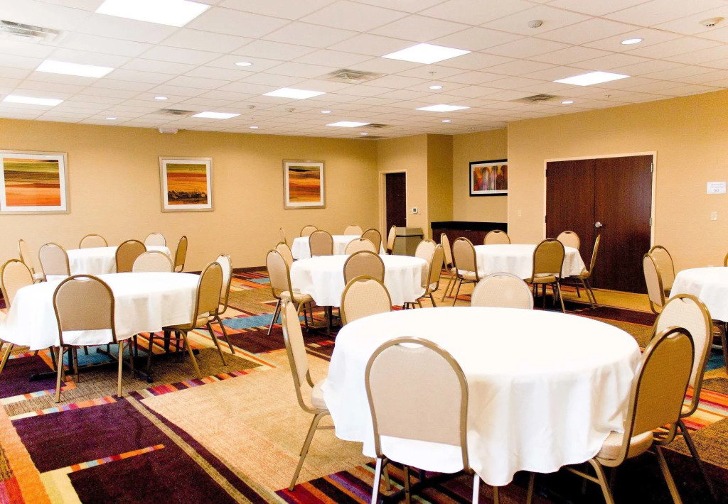 Fairfield Inn and Suites Hutchinson