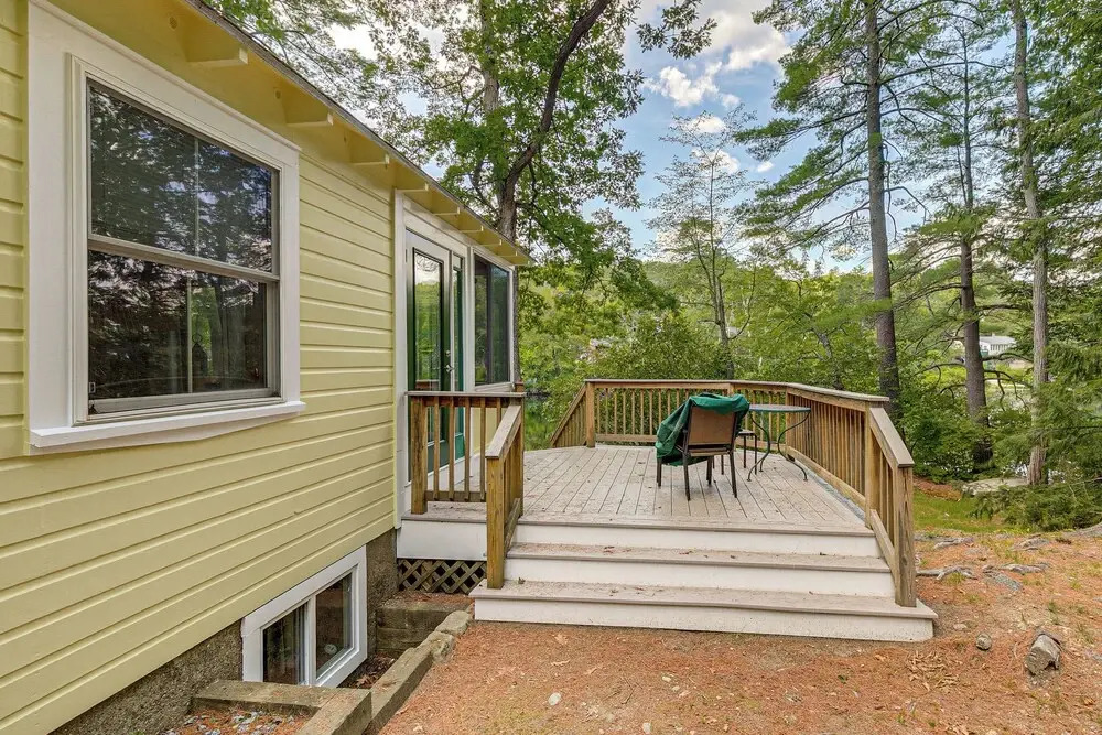 Lakefront Bradford Cottage w/ Dock, Near Skiing!