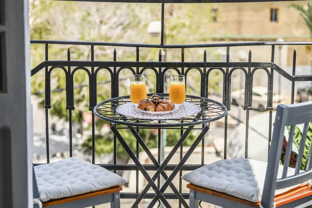 Vintage Charm 1BR Apt w Balcony & View