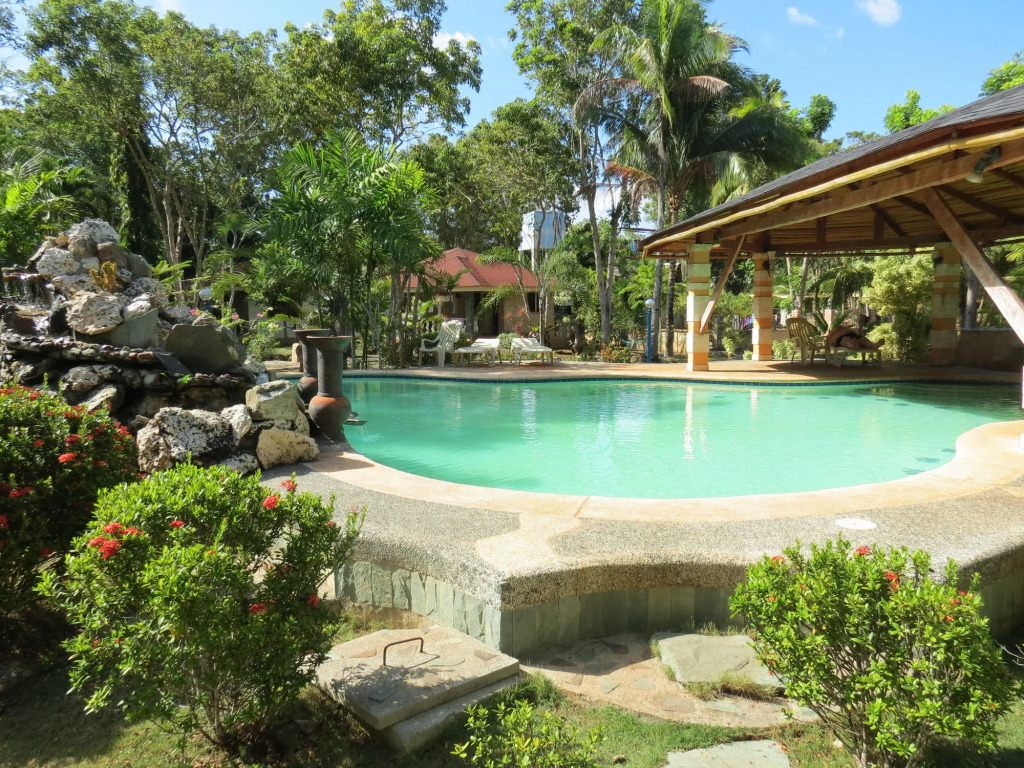 ALONALAND RESORT