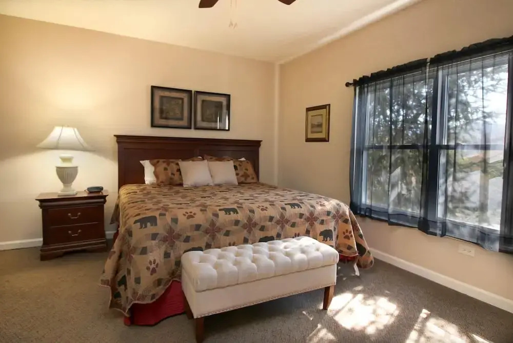 Whispering Pines 513