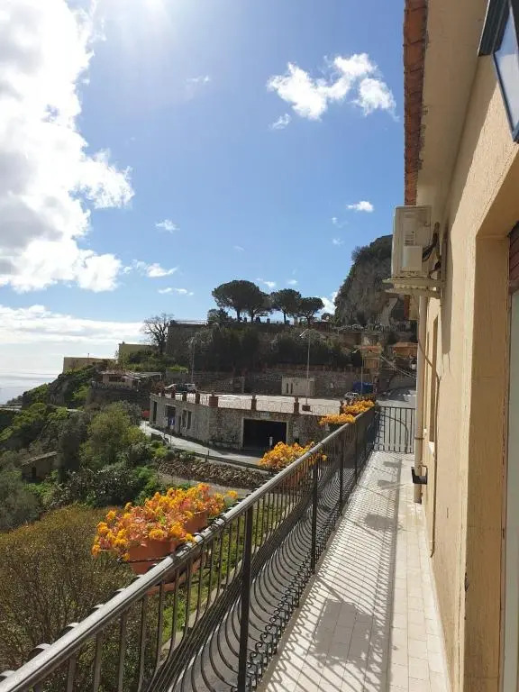 Casa "Rocca di Mola"