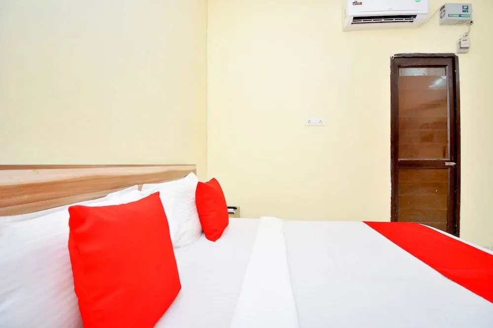 OYO 39867 Hotel arora inn