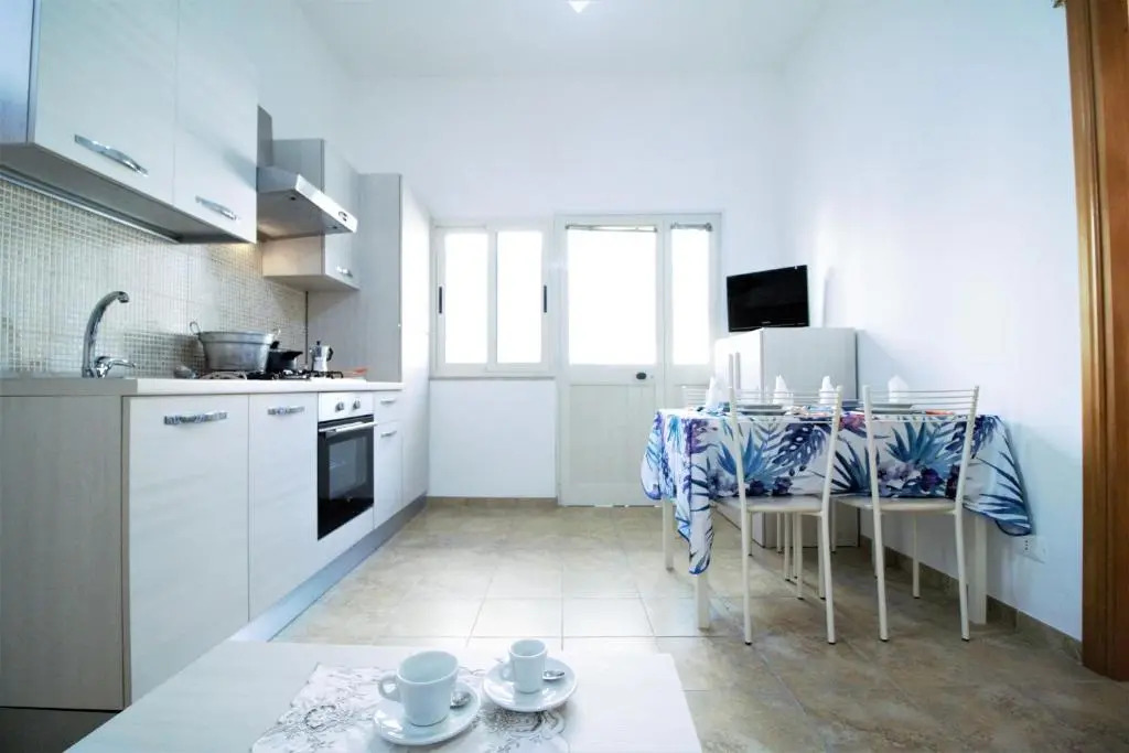 Holidaycasa Sebastiano - Grazioso Bilocale a 150 Mt Dal Mare