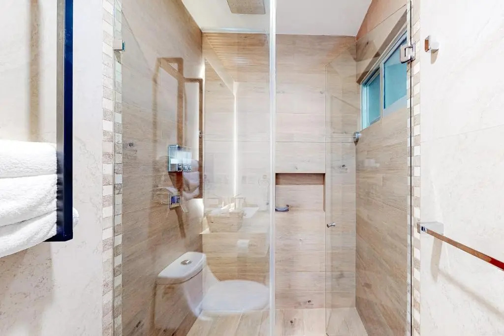 Eight VIP Beach Condo 301
