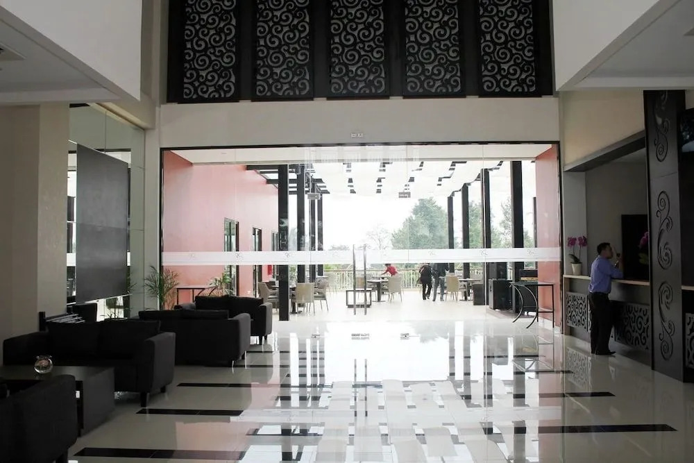 Padjadjaran Suites Resort and Convention Hotel