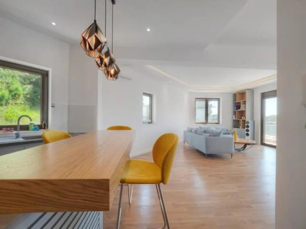 Regina's Residence-One Bedroom Apartment