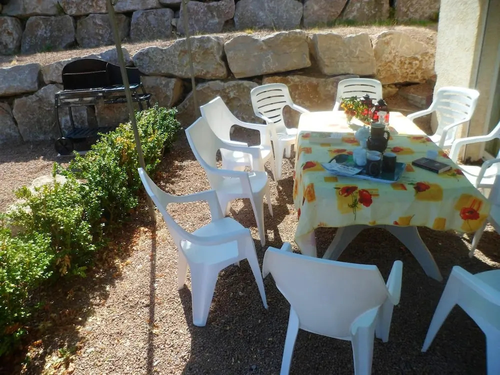 House With 5 Bedrooms in Courzieu, With Furnished Garden and Wifi