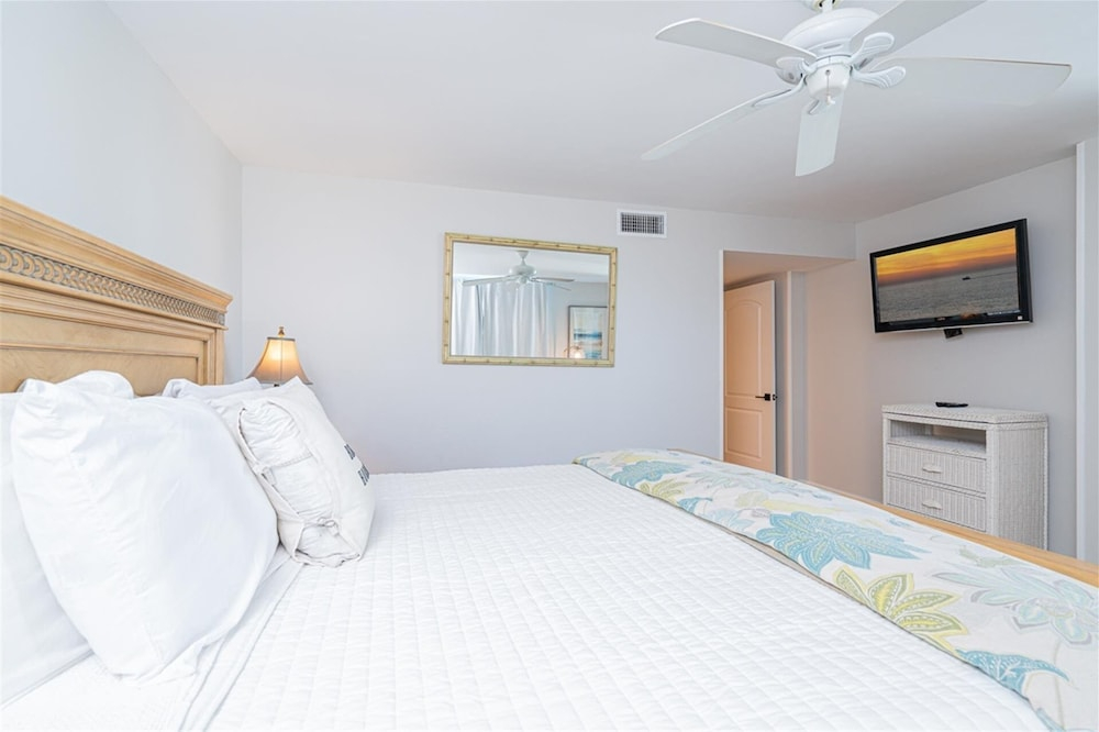 Shoreline Towers 3095 2 Bedroom Condo